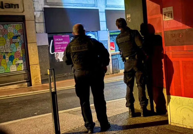 Un forcené tué par balles à Metz, un policier&nbsp;blessé