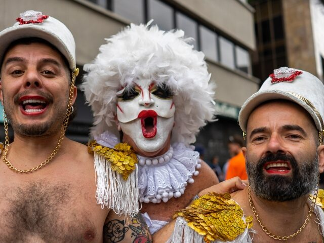 La folie du mois des fiertés : la première page de Wikipédia fait la promotion d&rsquo;un lieu de croisière gay ‘F*ck&nbsp;Tree’