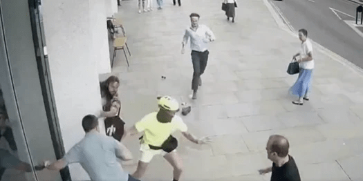 Le voleur de téléphone de « Cendrillon » arrêté après que la police a trouvé de l&rsquo;ADN indiquant qu&rsquo;il portait une « pantoufle&nbsp;»